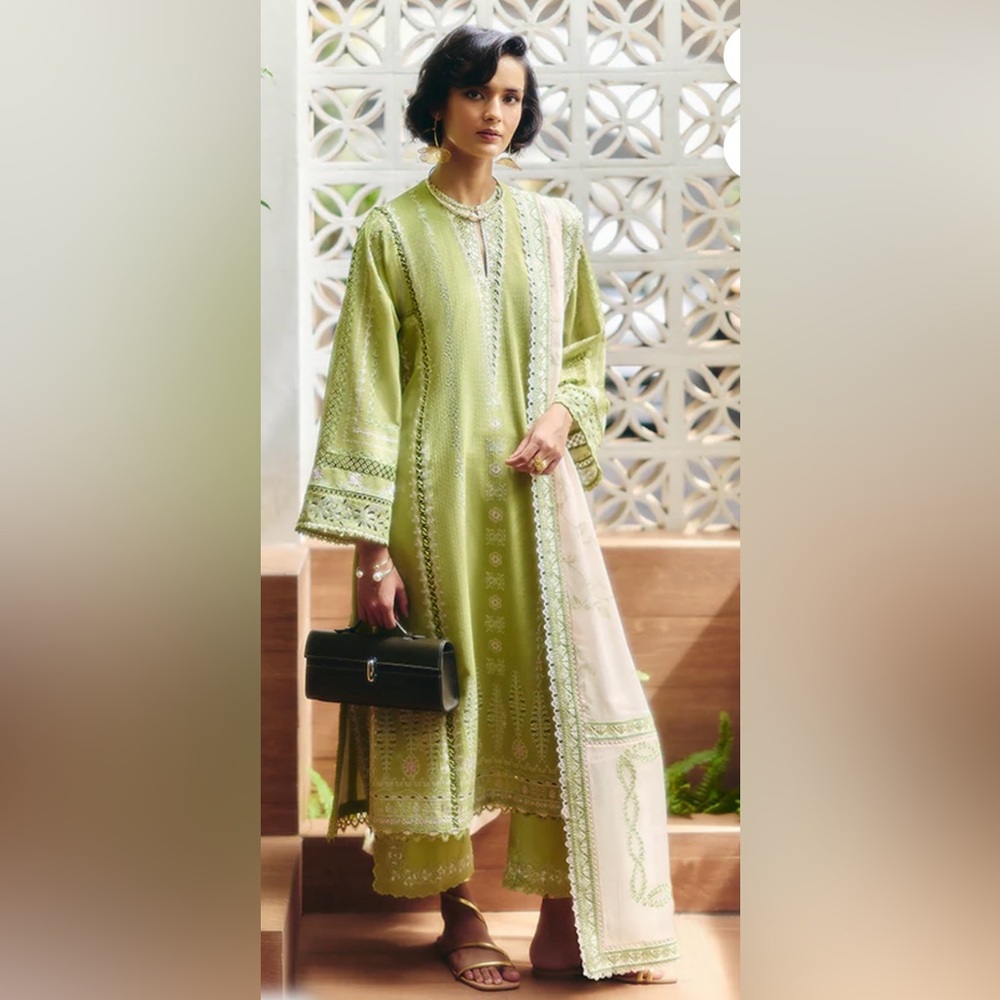 Suffuse - HESSA - Pakistani Suit